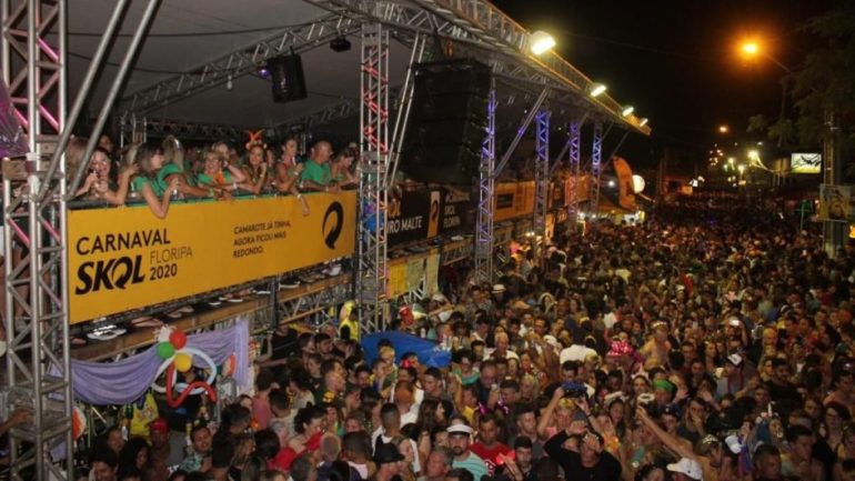 Camarote Balança mas não cai: experiência exclusiva do Carnaval de Rua de Santo Antônio de Lisboa