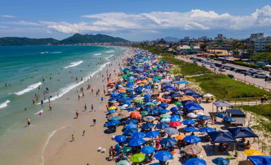 SC recebe quase 200 mil turistas internacionais em janeiro e registra alta de 71% no período