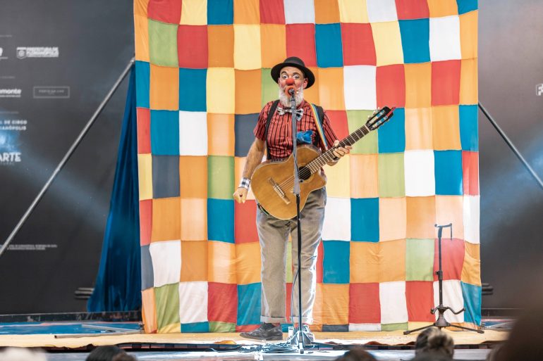 Palhaçaria e música ganham o palco do Domingo com Teatro deste fim de semana na Capital