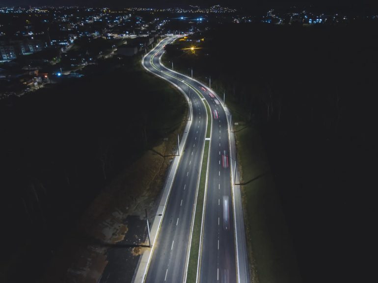 São José implanta iluminação de LED em 1,3 mil ruas, levando mais segurança e tecnologia