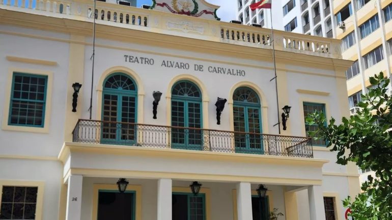 Teatro Álvaro de Carvalho reabre as portas em Florianópolis após mais de um ano fechado para reformas