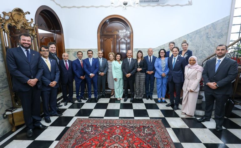 Embaixadores de 5 países visitam Santa Catarina em busca de parcerias para fortalecer comércio internacional