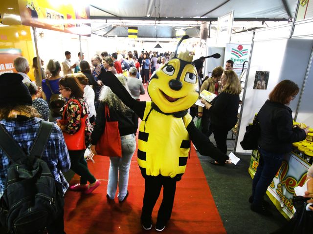 Feira-do-Mel-reúne-produtores-de-todo-o-Estado-em-Florianópolis