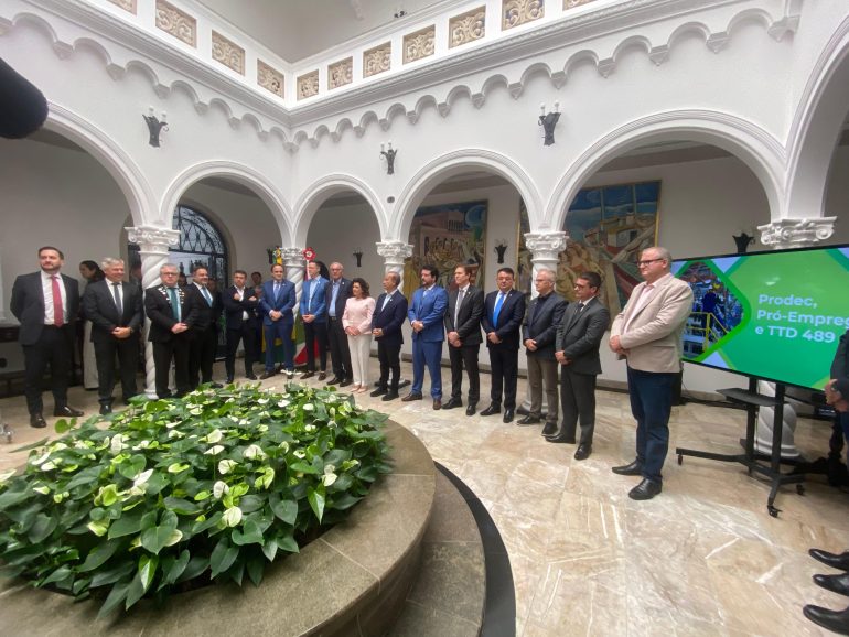 Governador autoriza incentivos que vão garantir R$ 3,5 bilhões em investimentos privados para SC