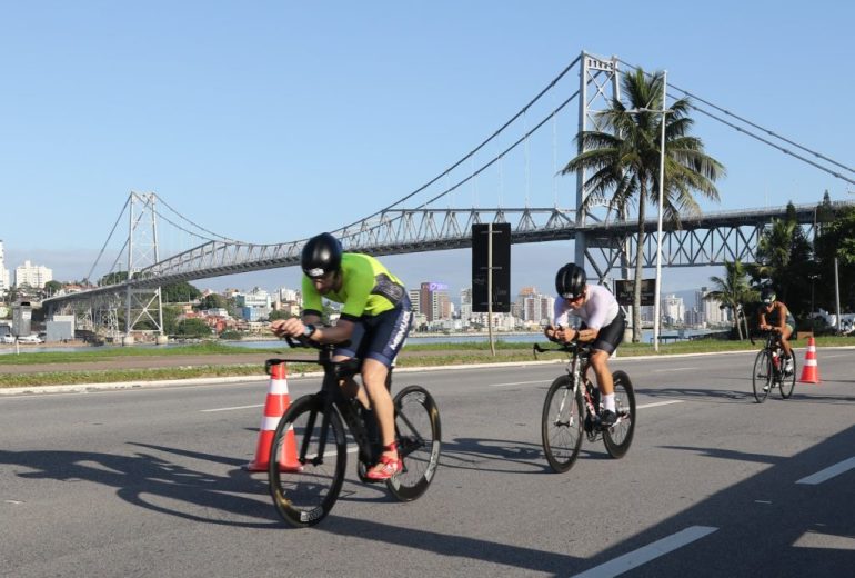 Ironman Brasil movimenta Florianópolis com milhares de atletas e mudanças no trânsito