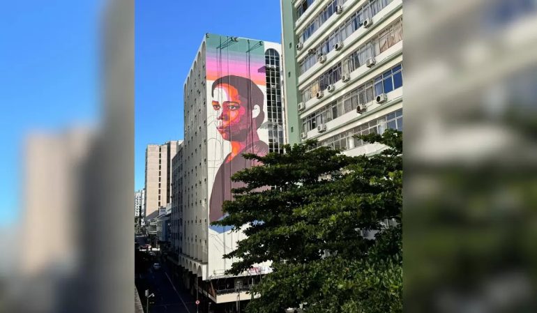 Murais de Antonieta de Barros e Franklin Cascaes são recriados no Centro de Florianópolis