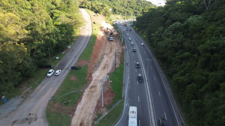 Obras-na-SC-401-avançam-no-Morro-das-Madeireiras-em-Florianópolis