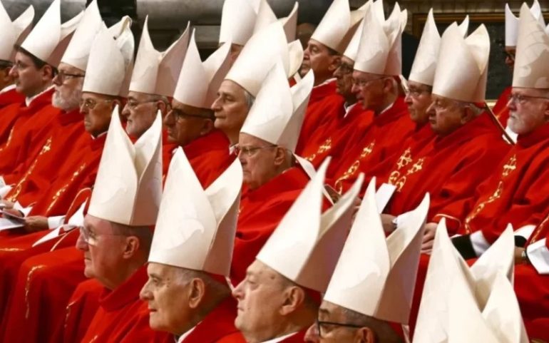 Primeira fumaça de conclave está prevista para 14h desta quarta-feira