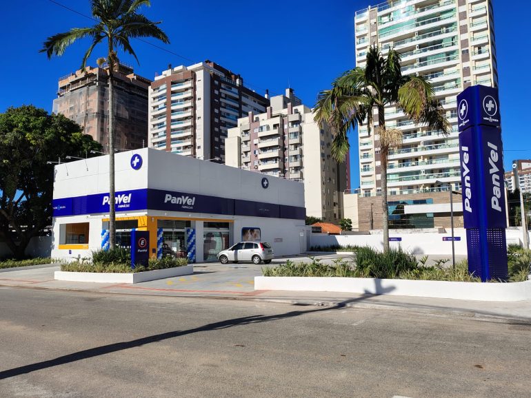 Com inaugurações em São José e Blumenau, Panvel segue em expansão e chega a 100 lojas em SC