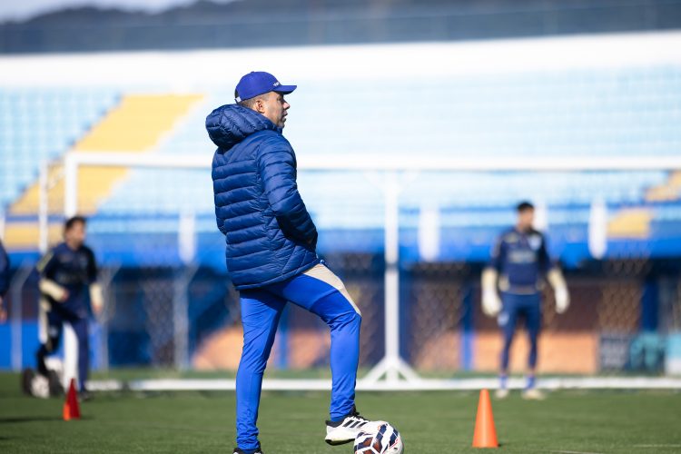 Quebrar jejum e voltar ao G-4: missão do Avaí em meio ao "Green Hell" do Coritiba