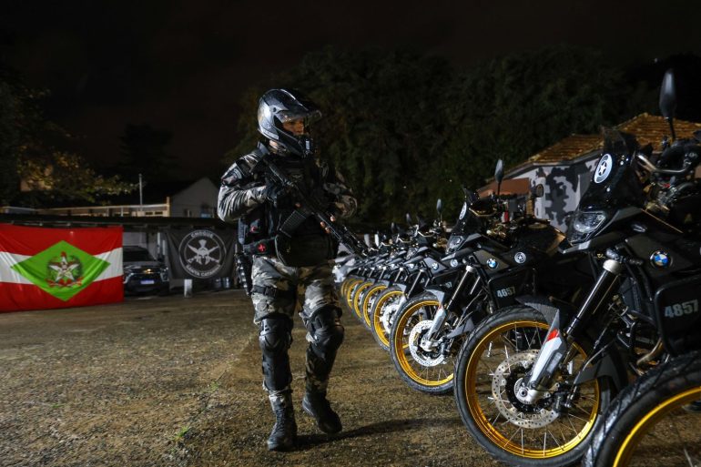 jorginho-mello-entrega-viaturas-ao-batalhao-de-choque-da-pm-em-investimento-de-r-950-mil