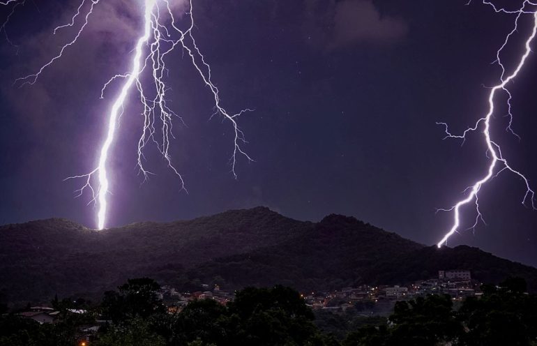 Chuva intensa retorna a SC com risco de alagamentos e enxurradas entre quinta e sexta-feira
