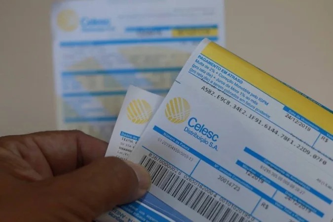 Conta de luz gratuita para quase 500 mil catarinenses começa a valer a partir de julho