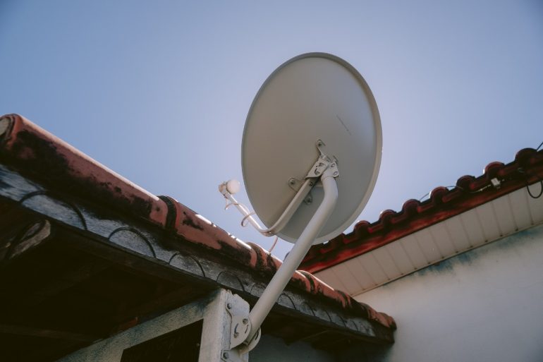 Famílias de Biguaçu têm até 30 de junho para trocar parabólica tradicional por antena digital gratuita