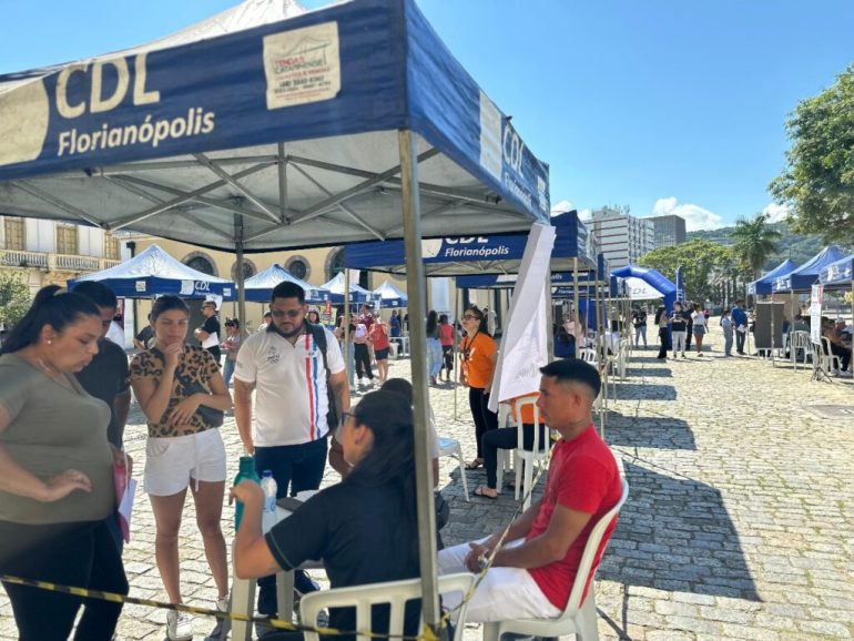 Feirão SPC e Oportunidades oferece vagas de emprego e renegociação de dívidas nos Ingleses