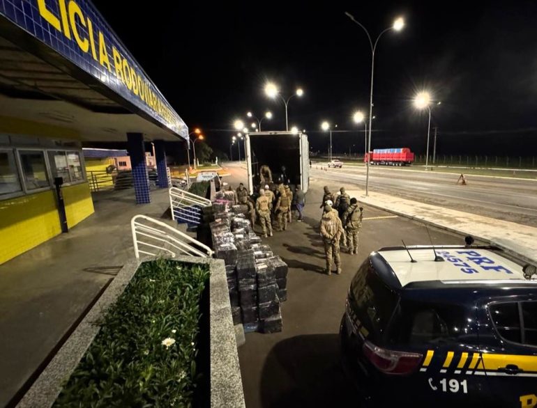 Maior apreensão de maconha do ano em SC: PRF e PMRv interceptam quase 10 toneladas da droga no Meio-Oeste
