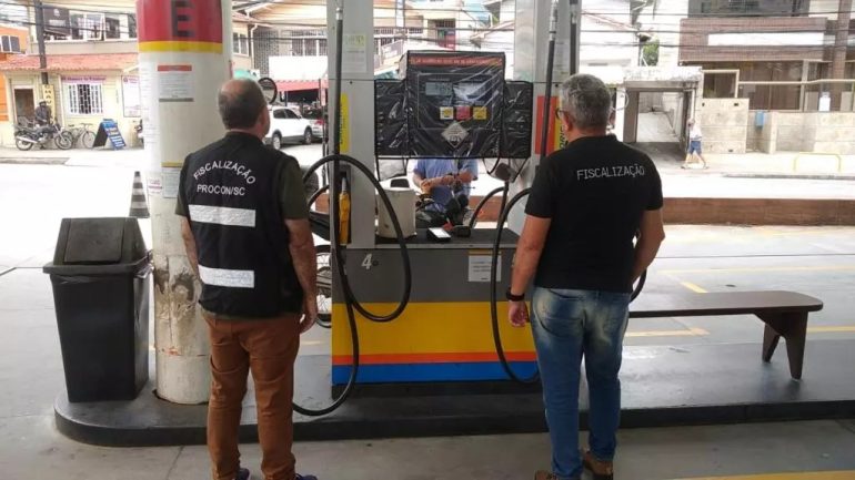 Suposto cartel em postos da Grande Florianópolis está na mira do Procon