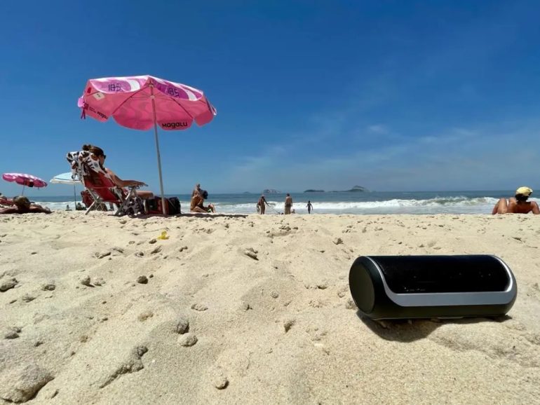 Prefeito Topázio Neto sanciona lei que proíbe aparelhos de som nas praias da Capital