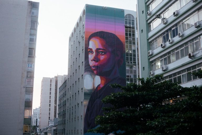 Projeto de recuperação dos murais do Edifício Atlas é concluído com entrega da obra dedicada a Franklin Cascaes