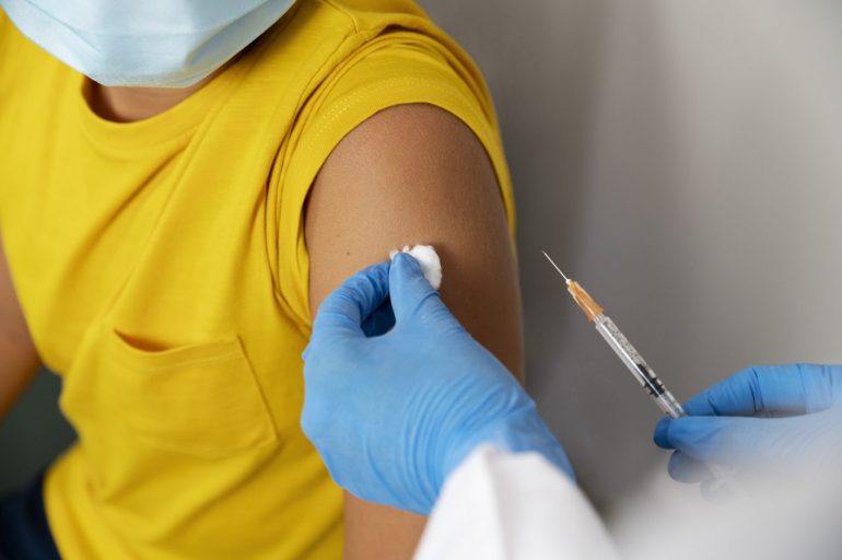 Santa Catarina registra mais de 100 mortes por gripe em 2025 e deve superar o total de óbitos de 2024
