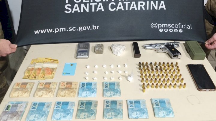 Traficante é preso com arma, drogas e mais de R$ 12 mil na Grande Florianópolis