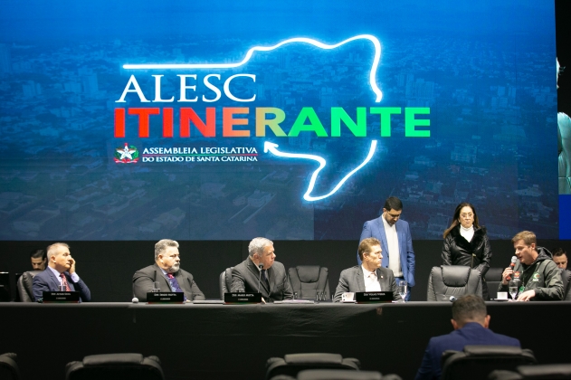 Assembleia Legislativa de Santa Catarina debate prevenção da gripe aviária em São Miguel do Oeste