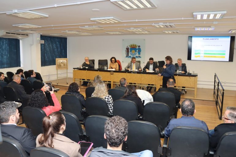 audiencia-publica-detalha-diretrizes-orcamentarias-de-florianopolis-para-2026