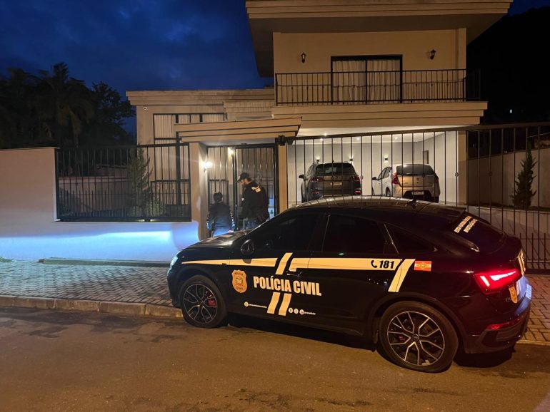 celulas-de-producao-clandestina-de-anabolizantes-sao-descobertas-em-rio-do-sul
