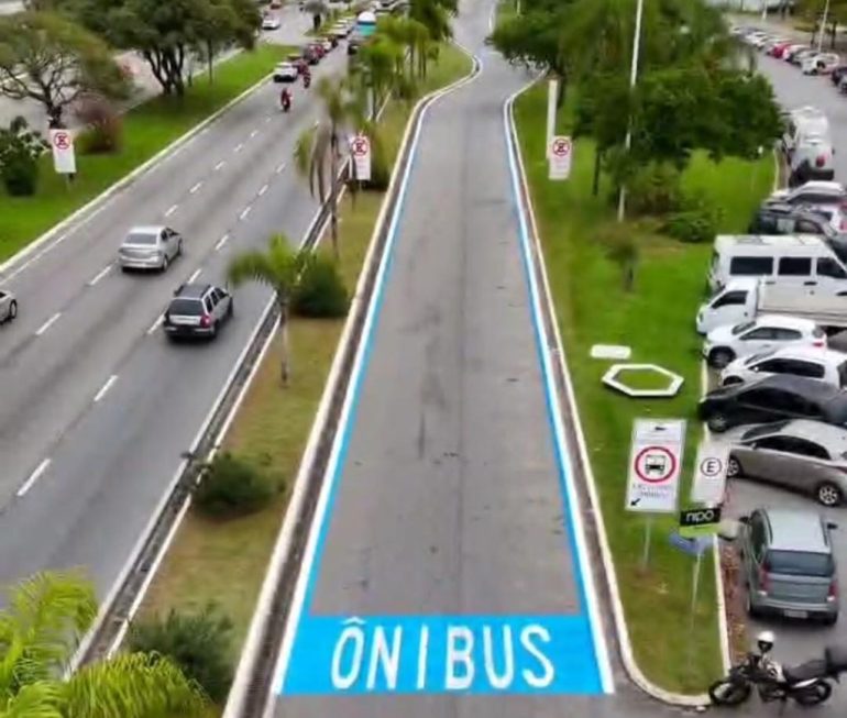 corredor-exclusivo-para-onibus-entra-em-operacao-na-beira-mar-norte