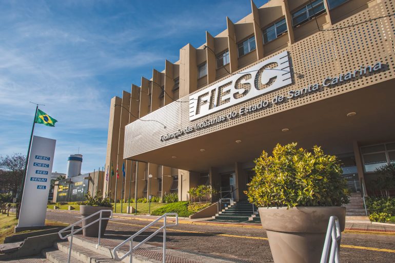 fiesc-realiza-solenidade-de-reconhecimento-com-presenca-do-governador-jorginho-mello