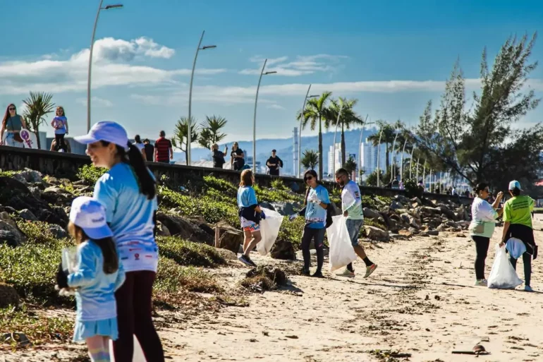 mutirao-na-beira-mar-marca-inicio-da-semana-do-meio-ambiente-em-florianopolis