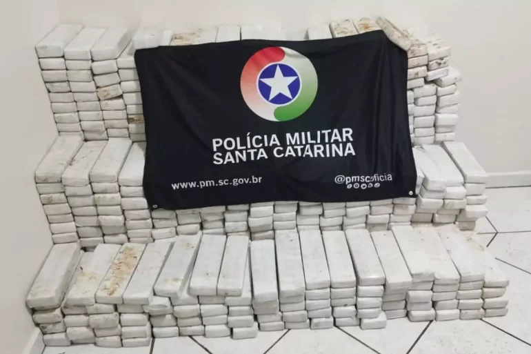 pai-e-filho-sao-presos-com-455-kg-de-maconha-na-br-282-em-santa-catarina