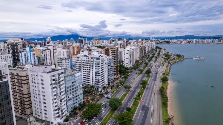 preco-dos-imoveis-desacelera-em-florianopolis-em-maio-mas-segue-em-alta-no-ano.