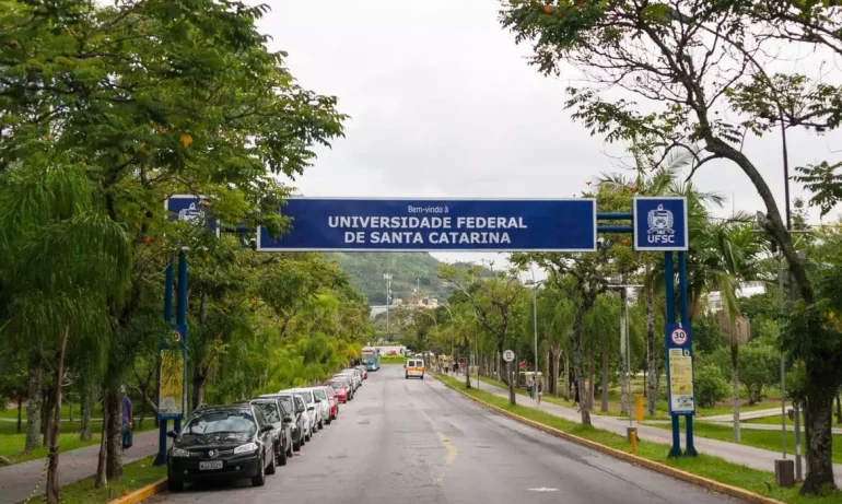 sem-direito-de-defesa-familia-contesta-retirada-do-nome-de-ex-reitor-da-ufsc