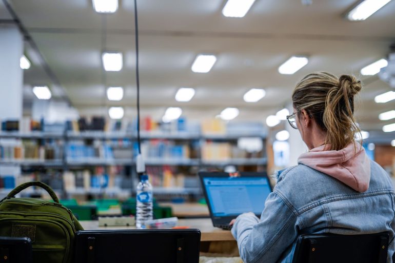 Inscrições para os programas Universidade Gratuita e Fumdesc estão abertas