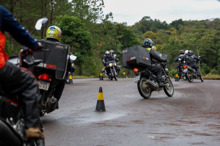 Programa CNH Emprego na Pista leva qualificação e dignidade a motofretistas no Vale do Itajaí