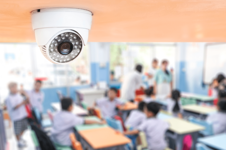 governo-de-santa-catarina-anuncia-monitoramento-por-cameras-em-1-038-escolas-publicas