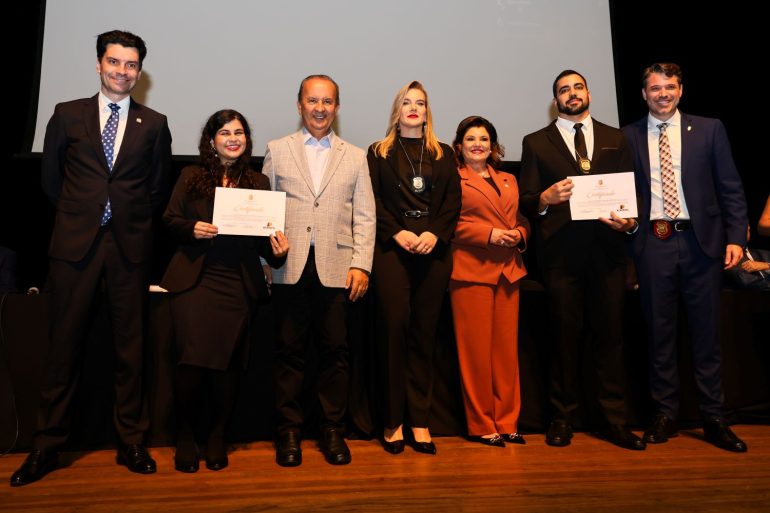 jorginho-mello-autoriza-novo-concurso-publico-para-a-policia-civil-com-300-vagas-em-santa-catarina1