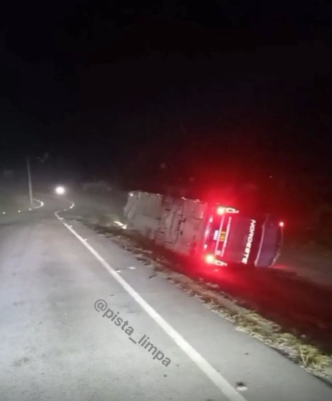 madrugada-de-tragedia-onibus-tomba-na-br-101-e-deixa-mortos-e-feridos-no-sul-de-sc2