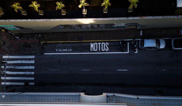 prefeitura-cria-vagas-exclusivas-para-motos-em-areas-de-alta-demanda-no-centro-da-capital
