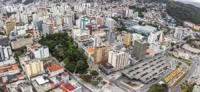 prefeitura-de-florianopolis-amplia-normas-para-bares-e-estabelecimentos-similares-no-centro-leste2