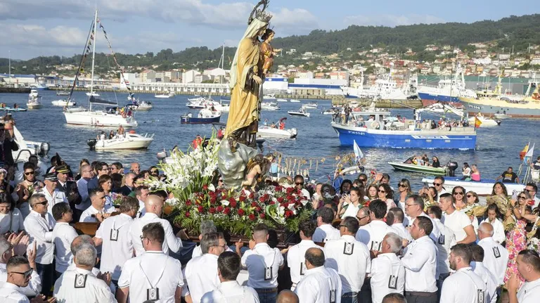 procissoes-em-alto-mar-e-festas-tradicionais-marcam-o-dia-do-carme-na-costa-galega-nesta-quarta-feira
