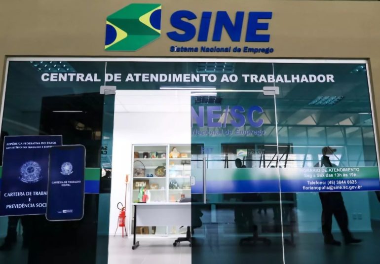 Feirão de Emprego em Florianópolis oferece 200 vagas no setor de logística nesta semana