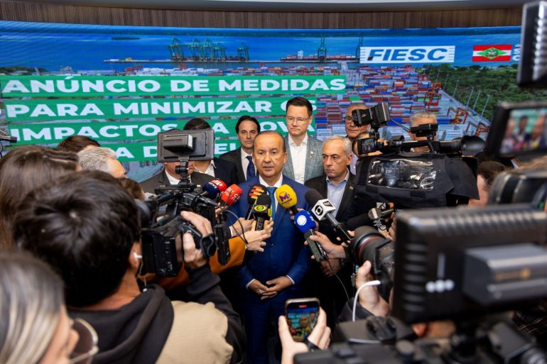 Governo de SC lança pacote de R$ 435 milhões para proteger empregos e empresas afetadas por tarifa dos EUA