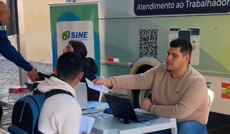 Santa Catarina registra menor taxa de desemprego em 12 anos e mantém liderança nacional