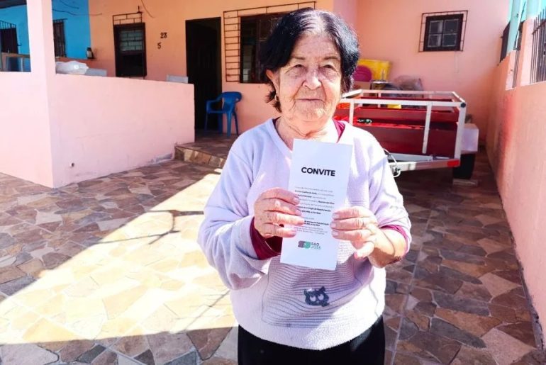 São José realiza entrega de matrículas de regularização fundiária para mais de 100 famílias