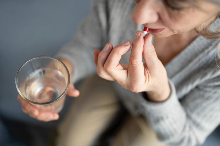 Uso indiscriminado de omeprazol pode trazer riscos à saúde, alertam especialistas