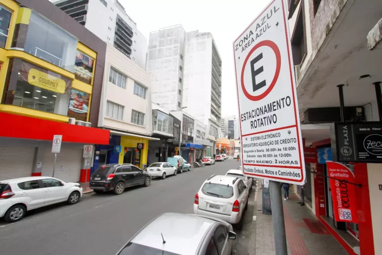 florianopolis-pode-ter-novo-sistema-de-zona-azul-proposta-avanca-na-camara-e-sera-votada-em-breve