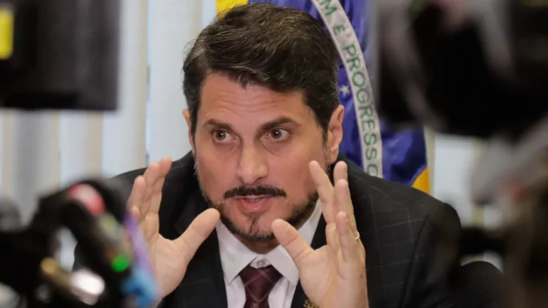 marcos-do-val-e-alvo-de-operacao-da-pf-e-tera-que-usar-tornozeleira-eletronica1