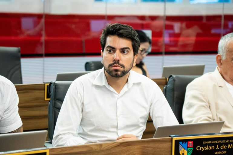 vereador-cryslan-denuncia-prefeitura-de-sao-jose-por-retomar-taxa-ja-considerada-inconstitucional1